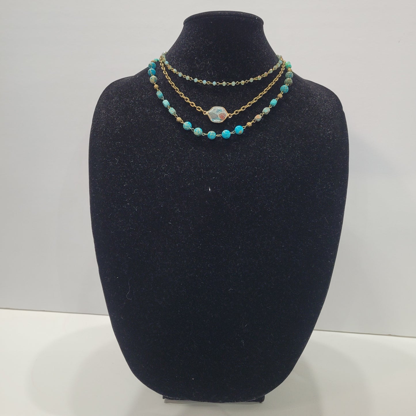 Triple Layered Short Necklace