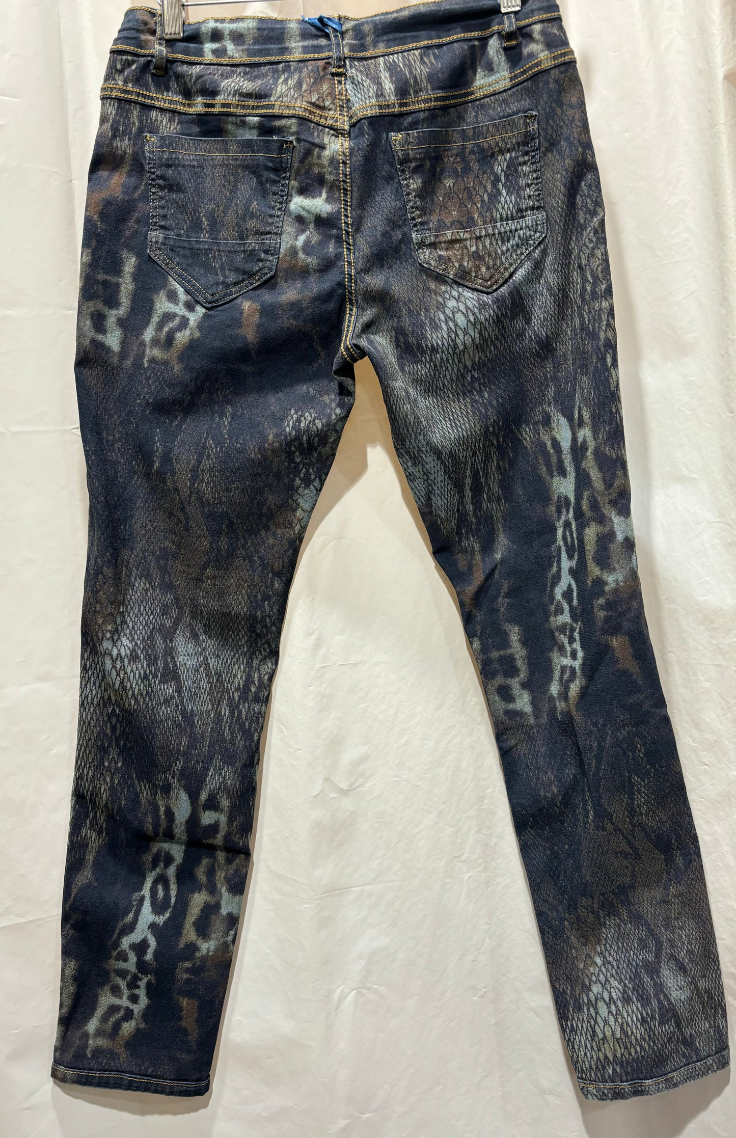 Various Reptile Design and Solid Denim Side Reversible Jeans