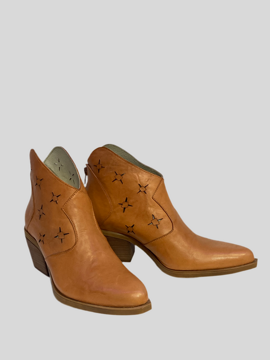 Cut Out Design Handcrafted Leather Boots (in 3 colors)