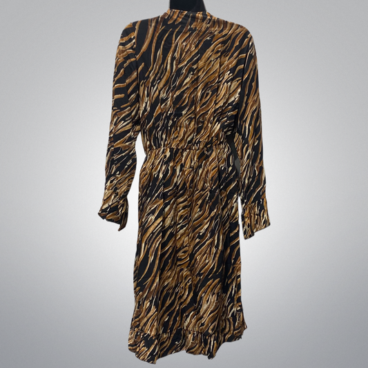 Lightweight Belted Dress With Front Ruffle