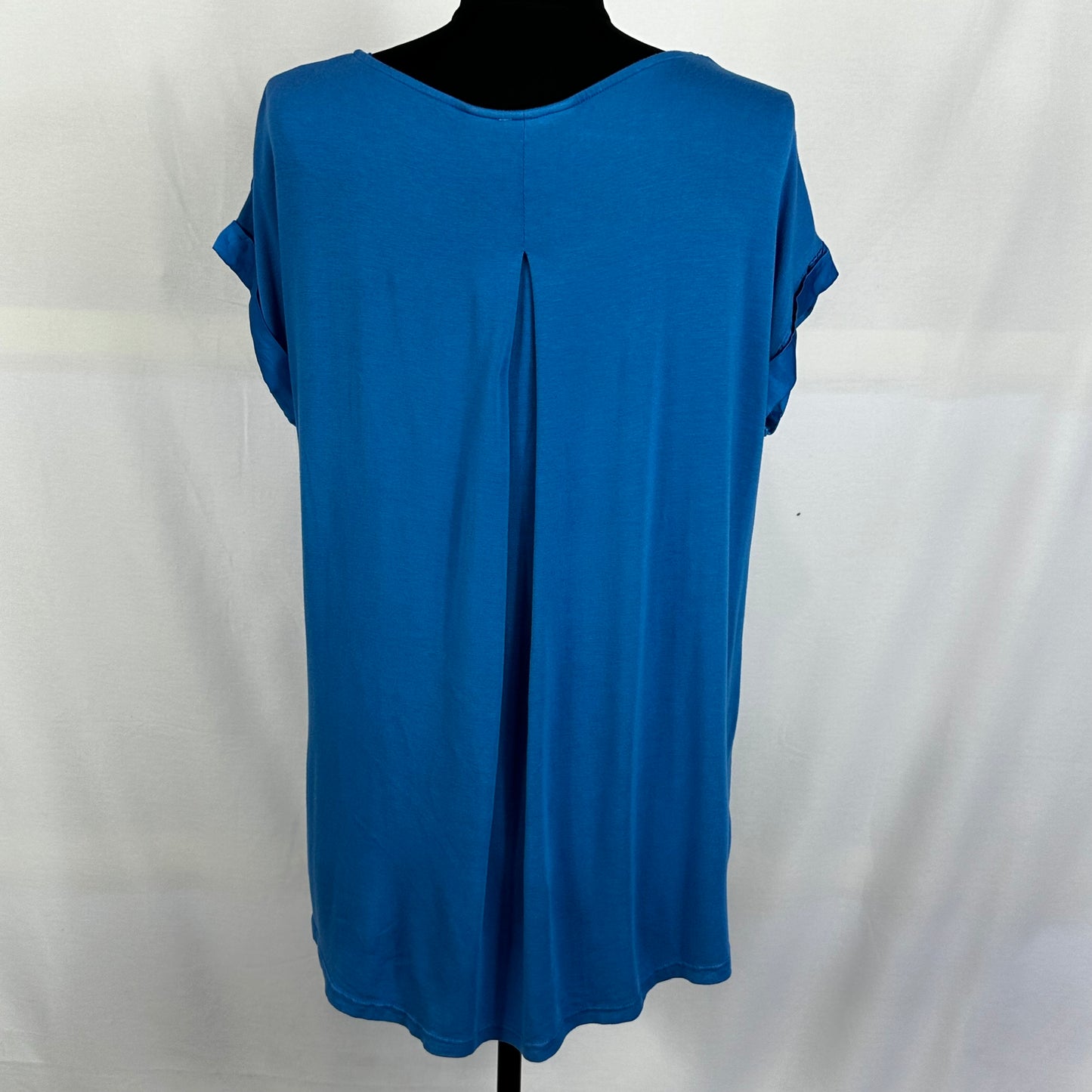 Italian Top With Front Satin Finish And Pleated Back