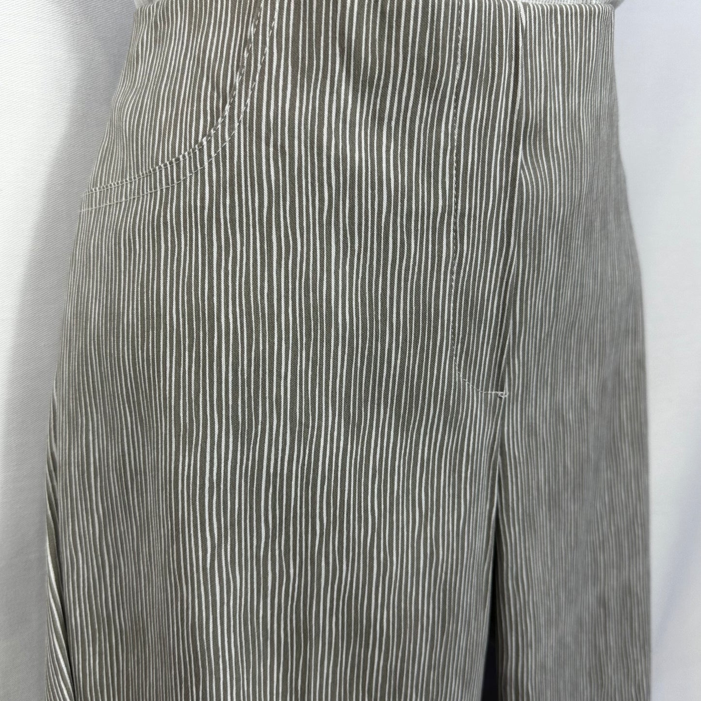 Striped Cuffed Stretch Capris