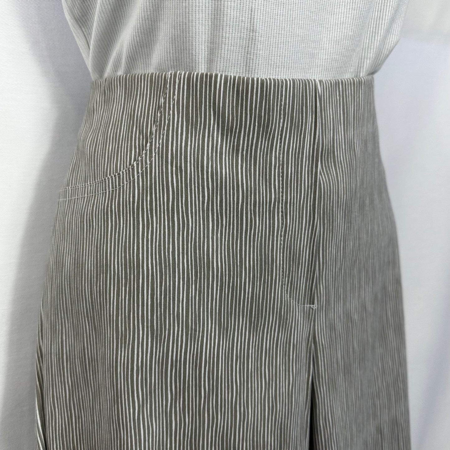 Striped Cuffed Stretch Capris