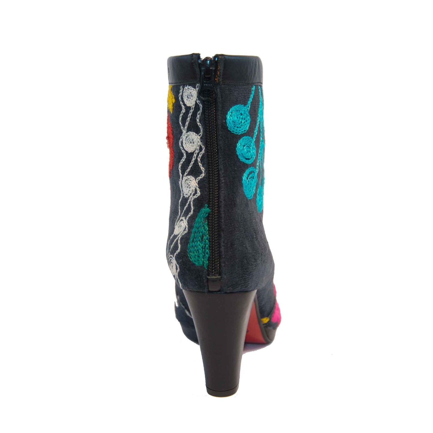 Trixi Short Suzani 1