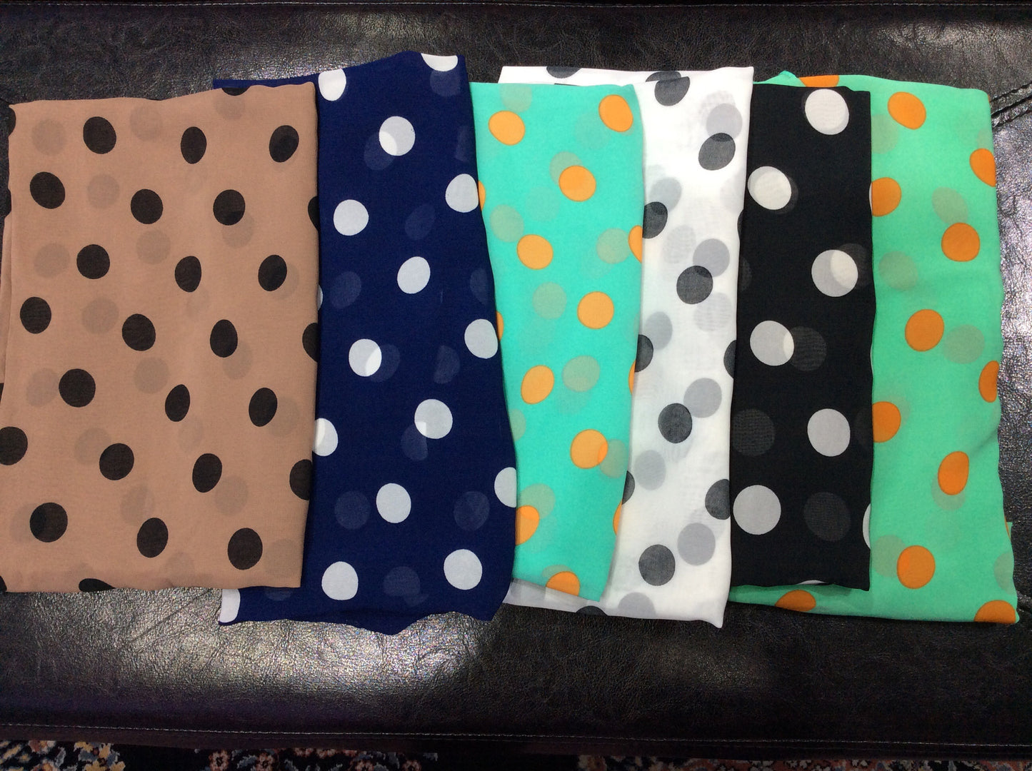 Scarf Round Polk A Dot
