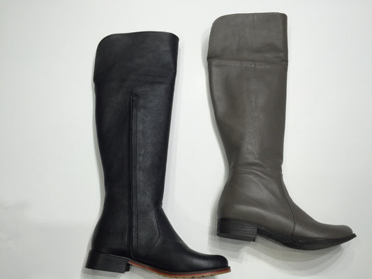 Foldover Cuff Handcrafted Round-Toe Walking Boots