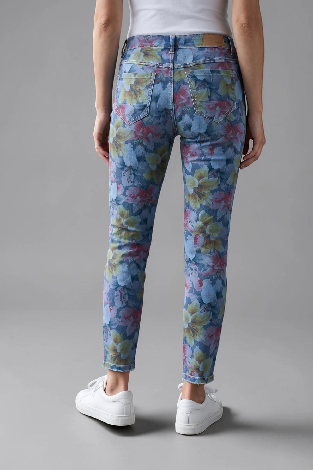 Muted-Tone Lily Print / Denim Reversible Jeans