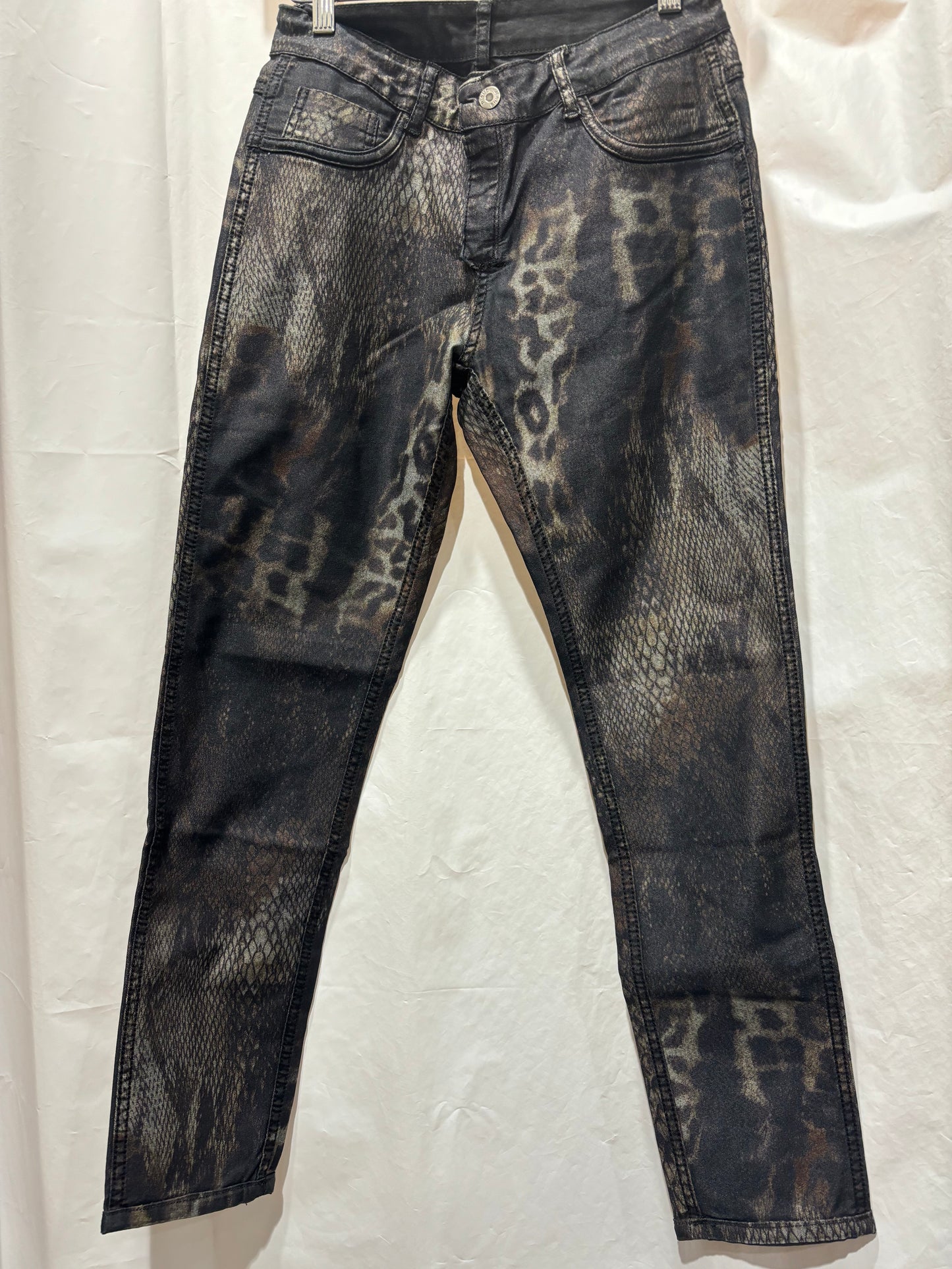 Various Reptile Design and Solid Denim Side Reversible Jeans