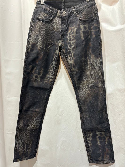 Various Reptile Design and Solid Denim Side Reversible Jeans