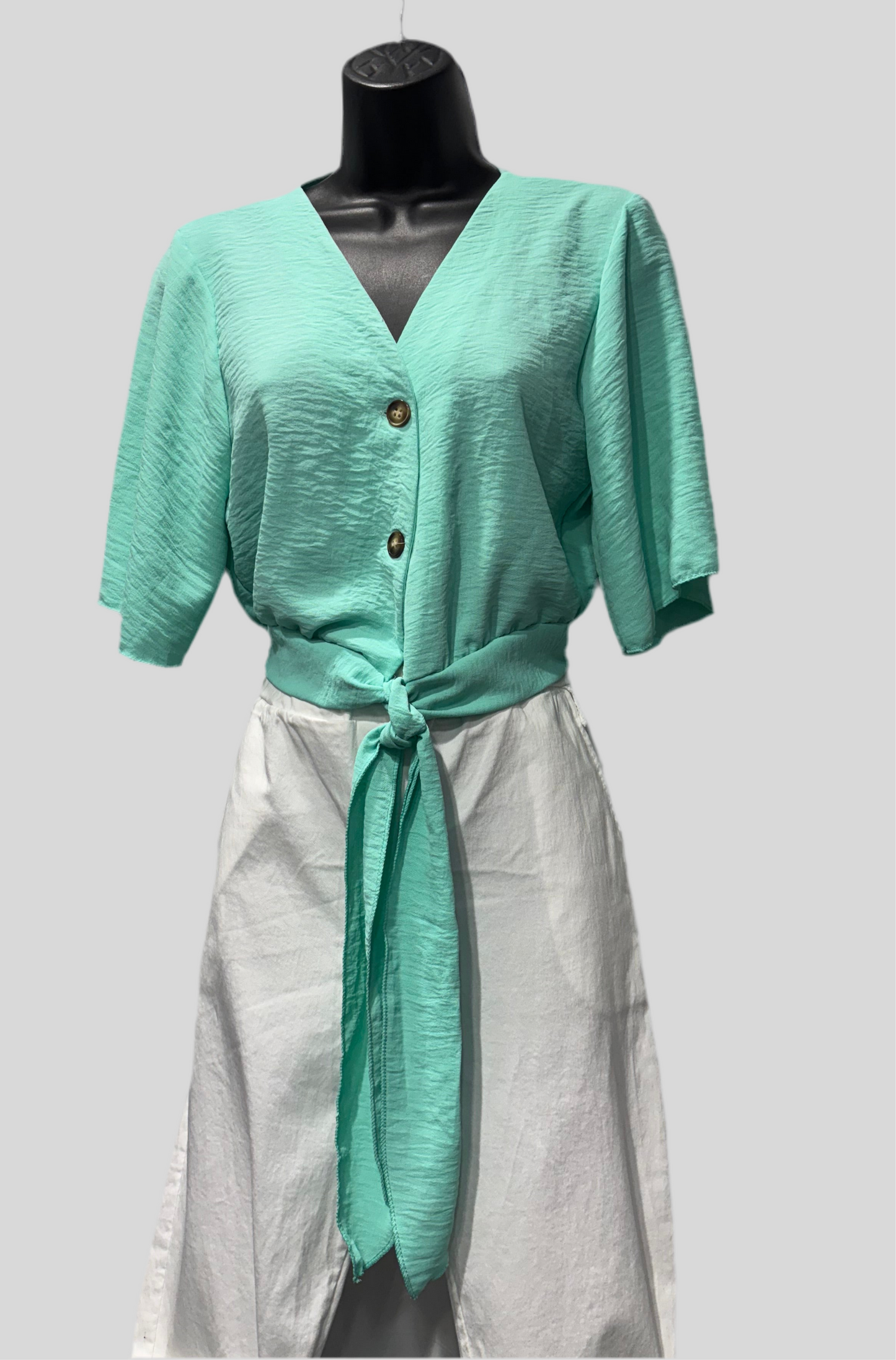 Italian Shirt with Stretchy Waist-Tie feature