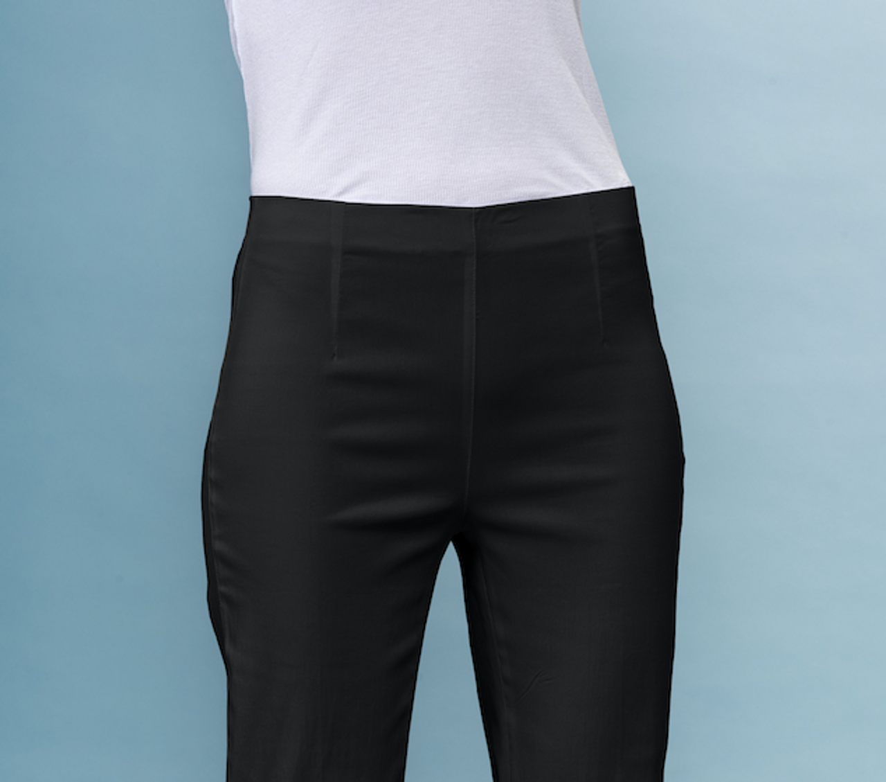 Button Side Trimmed Solid Capris