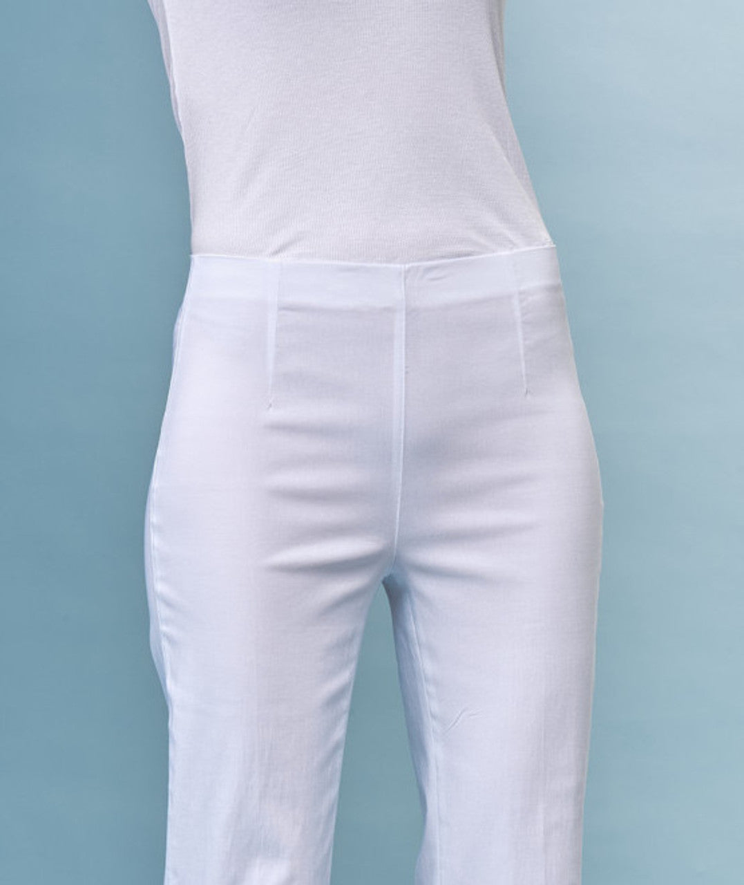 Button Side Trimmed Solid Capris