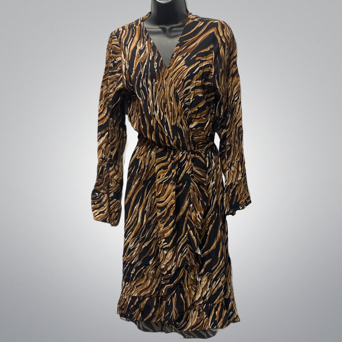 Lightweight Belted Dress With Front Ruffle