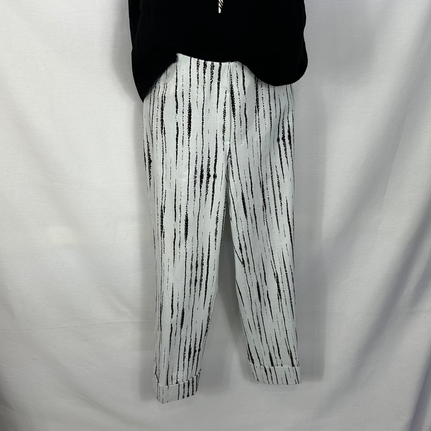 Striped Cuffed Stretch Capris