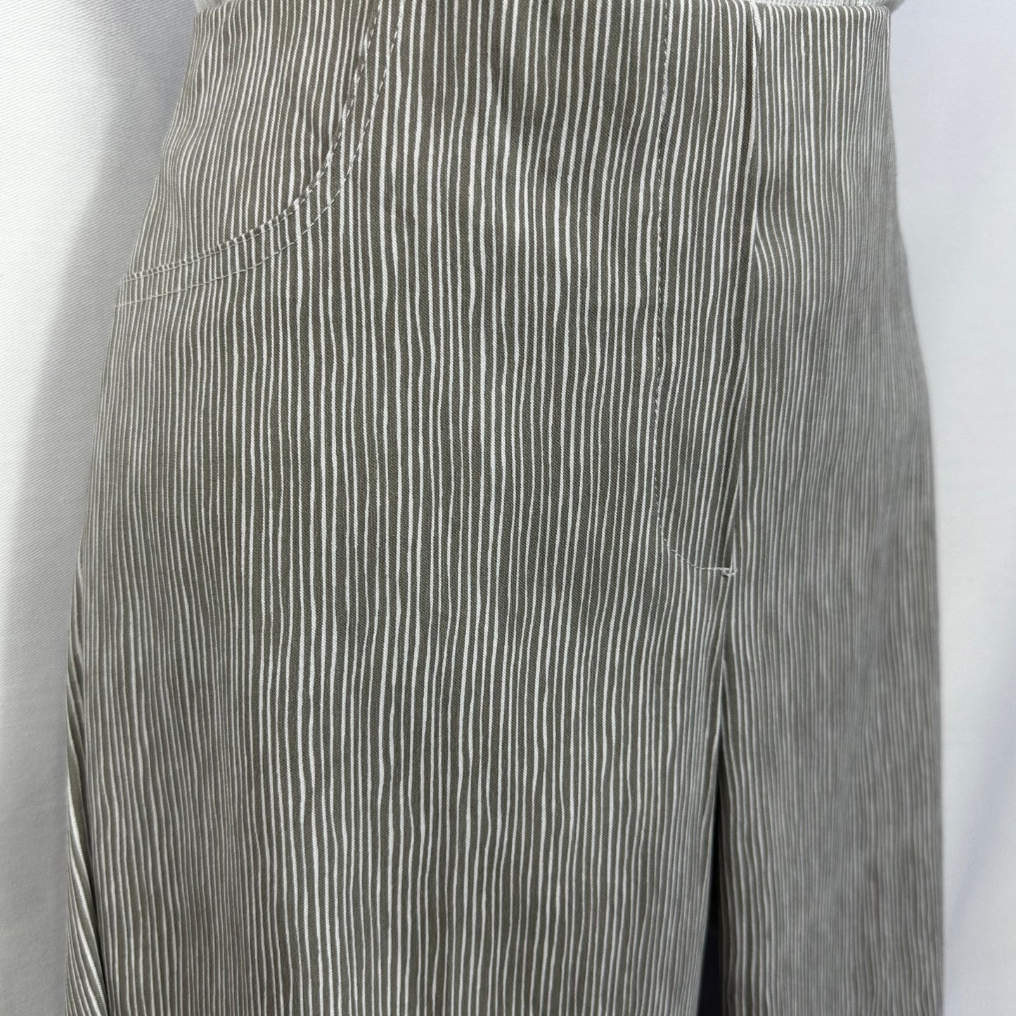 Striped Cuffed Stretch Capris