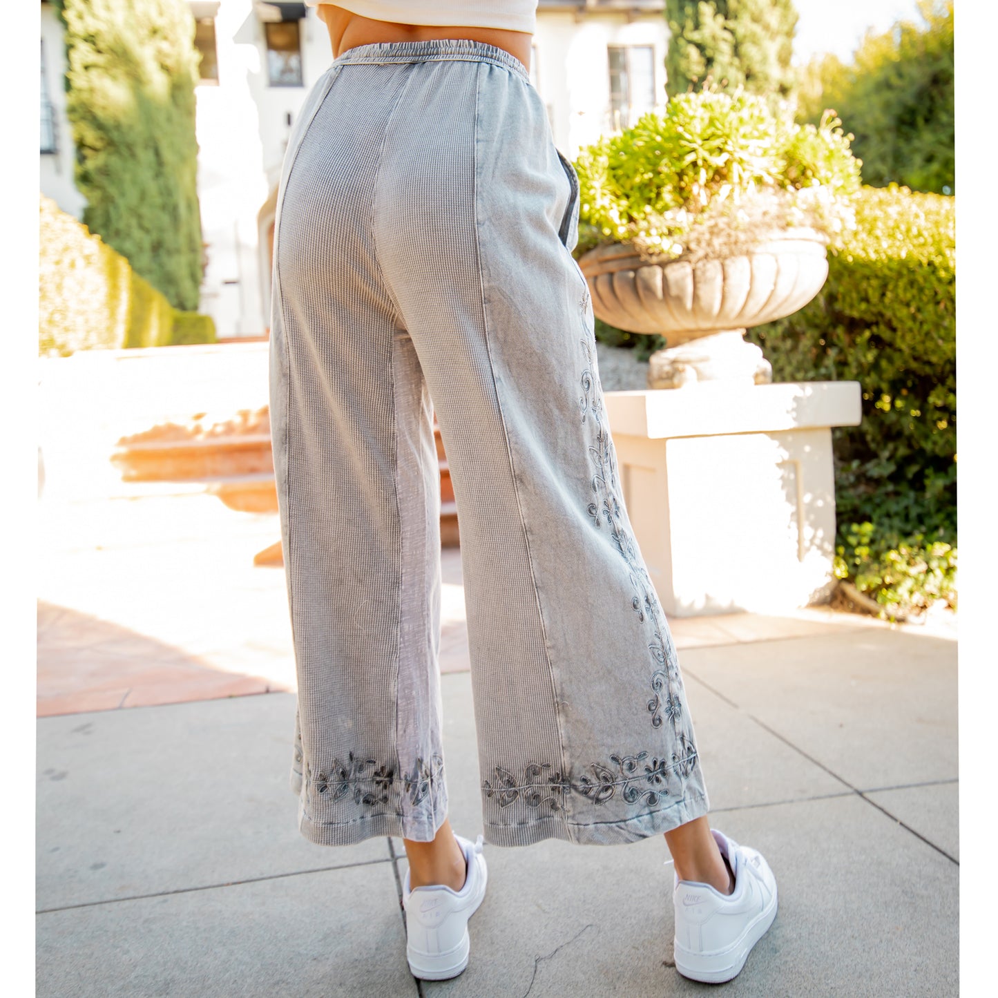 Knits Pant With Floral Embroidery