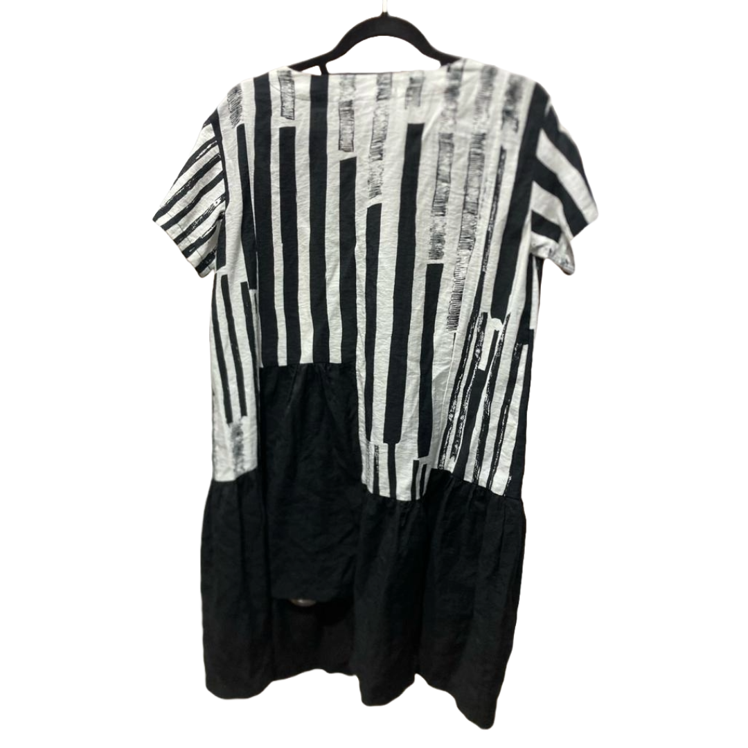 Black & White Stripes with Black Bottom & Grommets