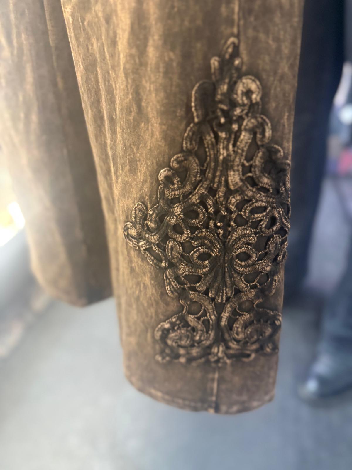 Appliqued Mineral Washed Boot-Cut Yoga Pants