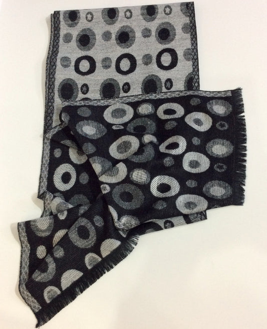 Cashmere scarf black and grey circle patterns
