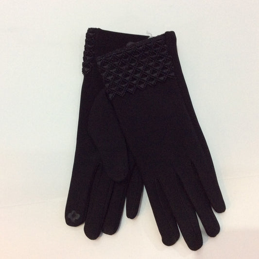 Diamond pattern black lace trim gloves