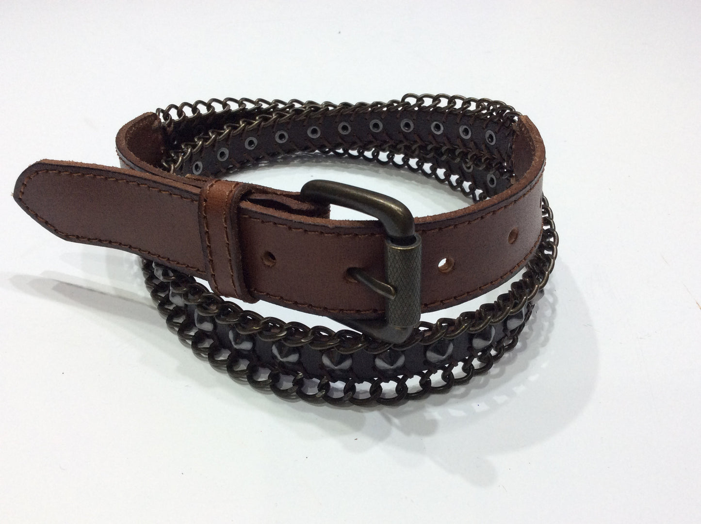 Belts-Medium Width Brown Leather Belt with Metal Link Embellishment
